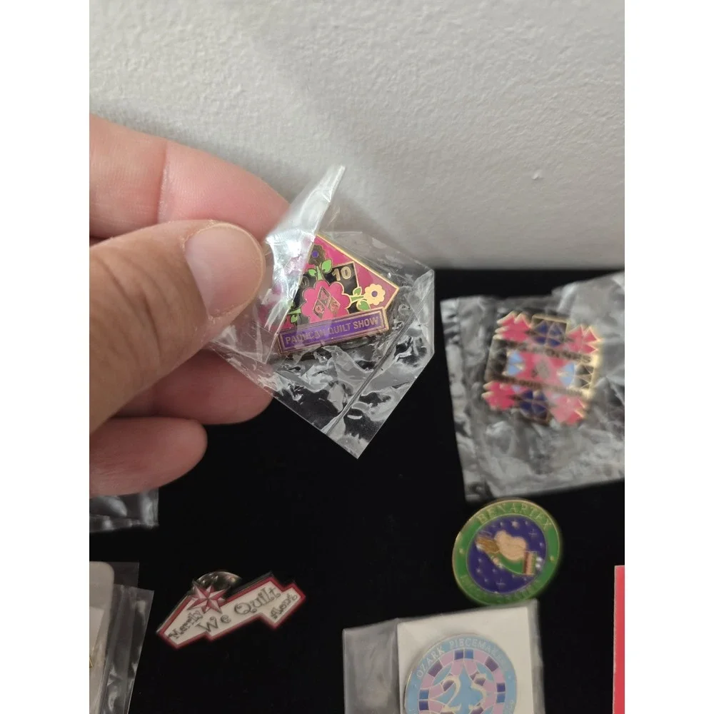Quilting Show/ NQA PINS& Commemorative PENDANT LOT VARIOUS YEARS